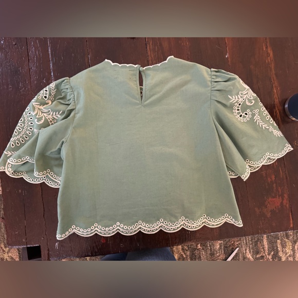 Embroidered Blouse - Picture 3 of 4